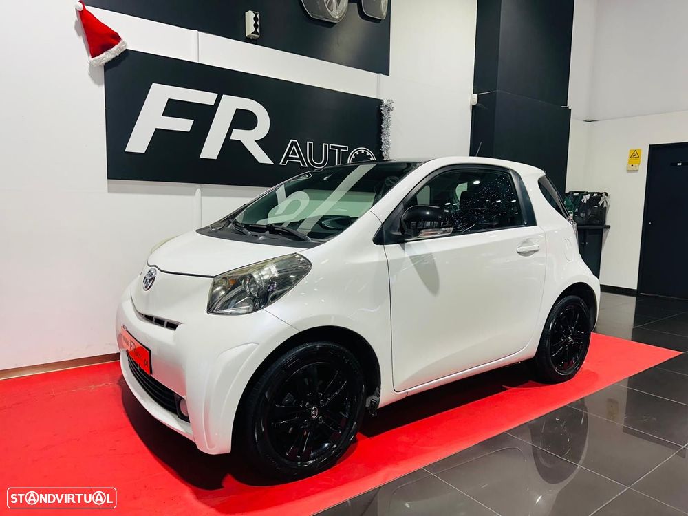 Toyota iQ 1.4 D-4D 2 EP+NAVI+Bluetooth - 1