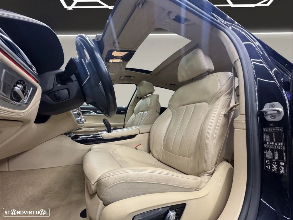 BMW 740 d xDrive Pack M - 16