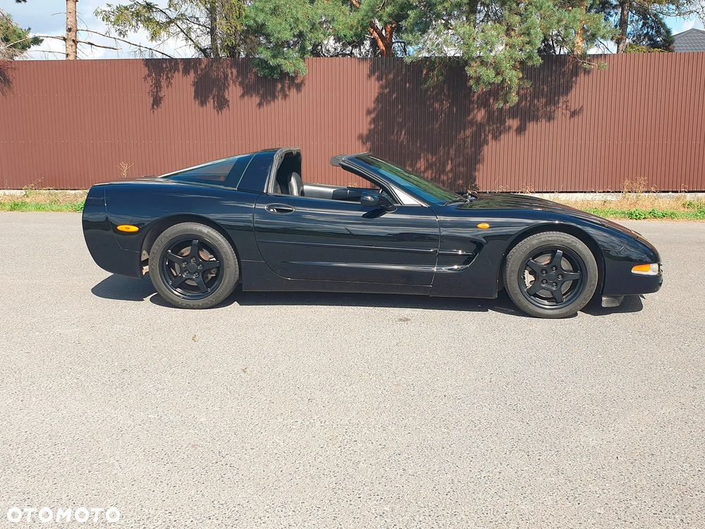 Chevrolet Corvette - 4