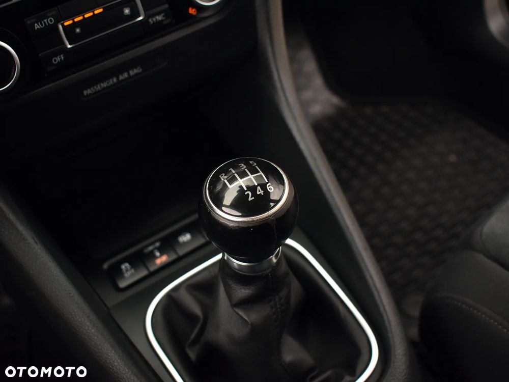 Volkswagen Golf - 27