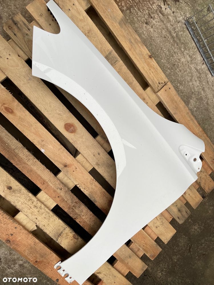 BŁOTNIK PRZÓD LEWY MERCEDES-BENZ W247 B KLASA A2478810900 BIAŁY W KOLOR - 7