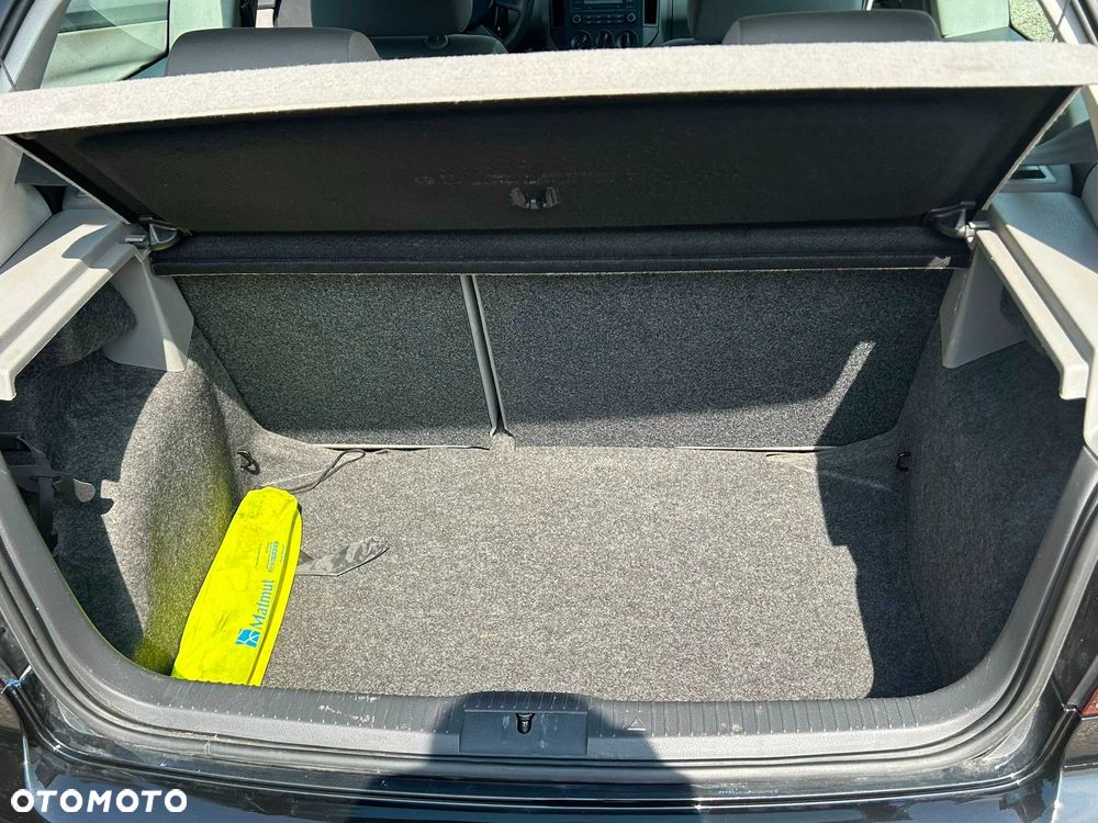 Volkswagen Polo 2005 photo 5