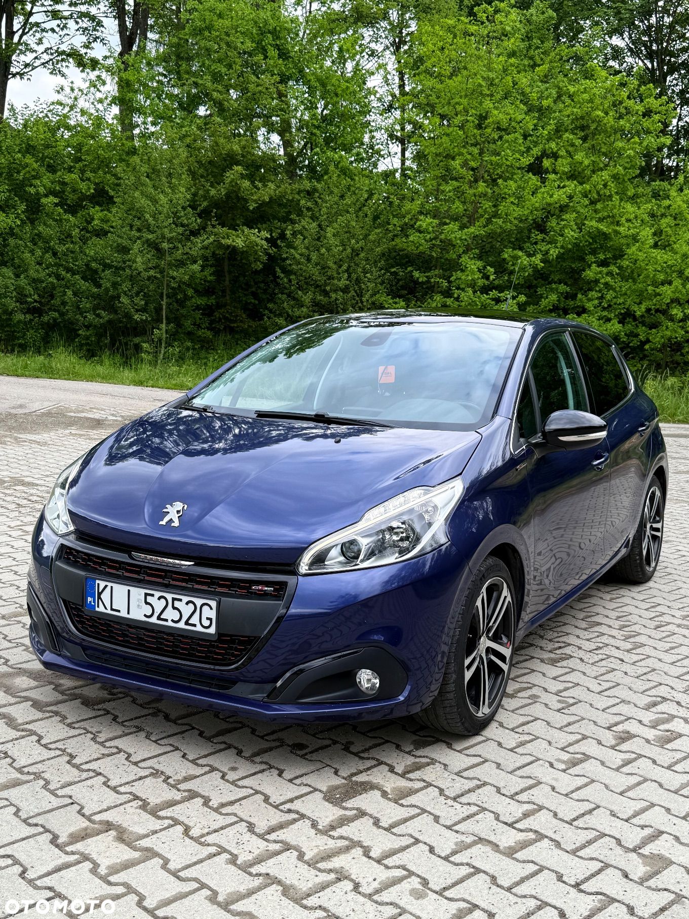 Peugeot 208 - 1
