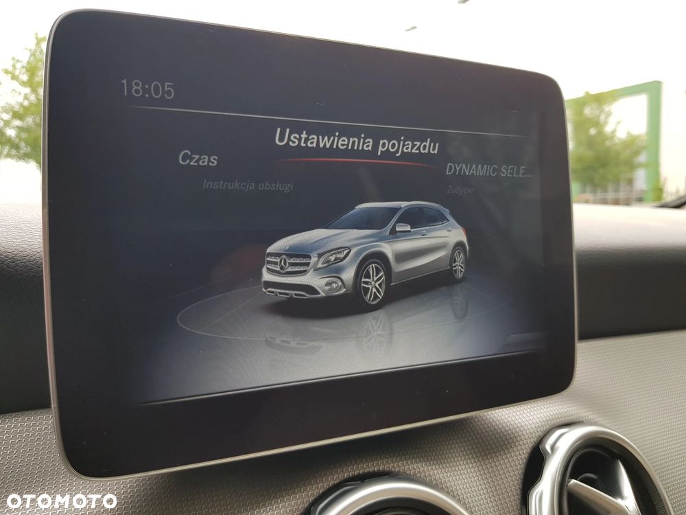Mercedes-Benz GLA 250 7G-DCT - 19
