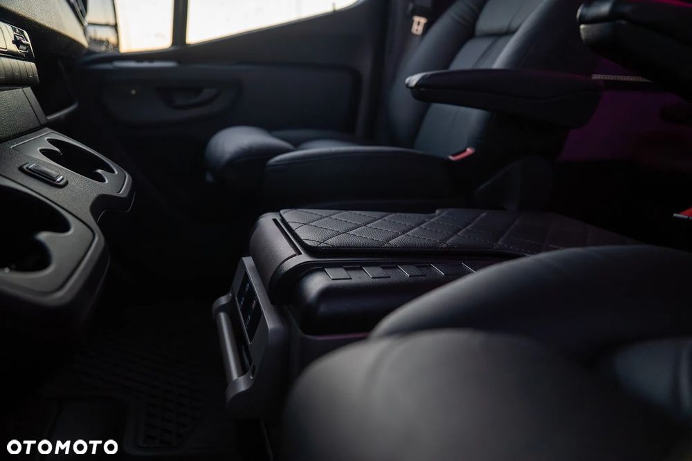 Mercedes-Benz Sprinter 907.235 - 10