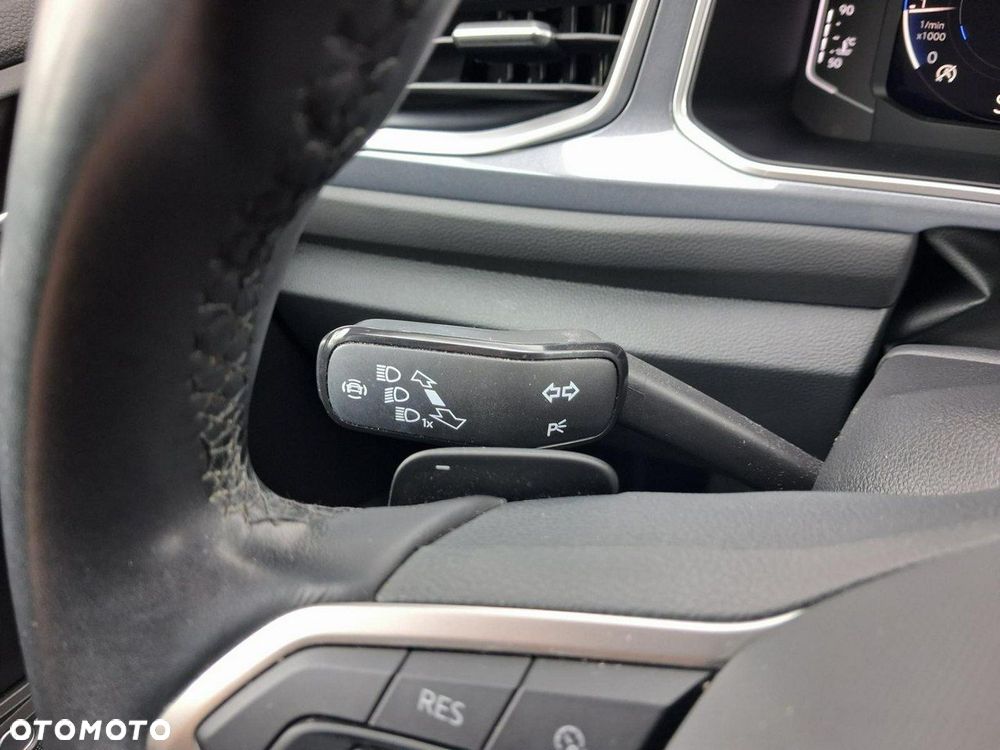 Volkswagen T-Roc - 19