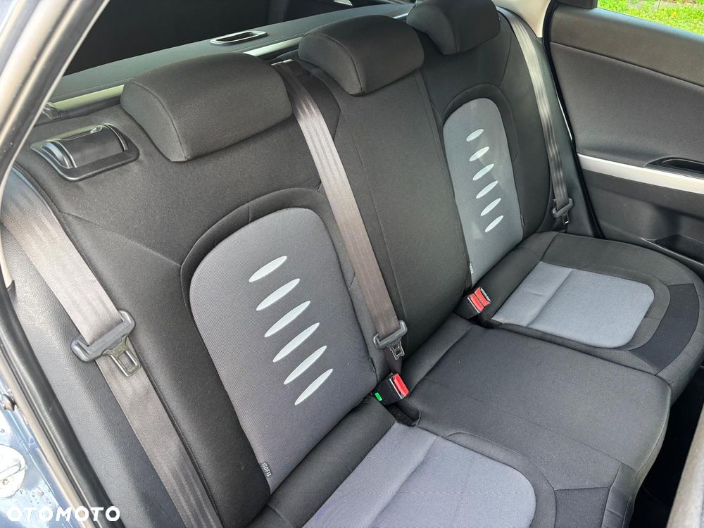 Kia Ceed 1.6 GDI L - 13
