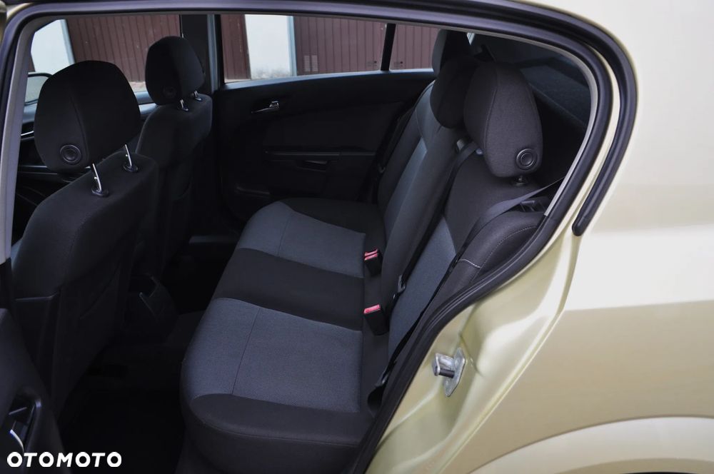 Opel Astra 1.6 Edition Plus - 25