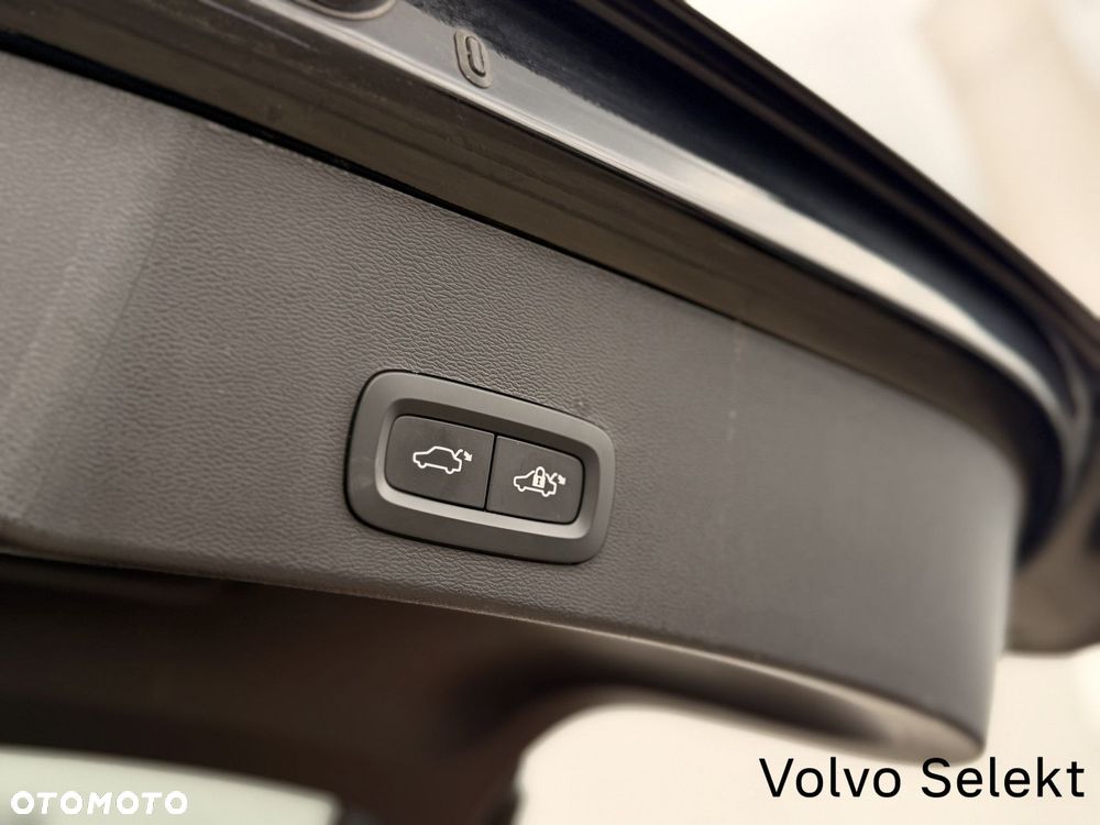 Volvo XC 40 - 25