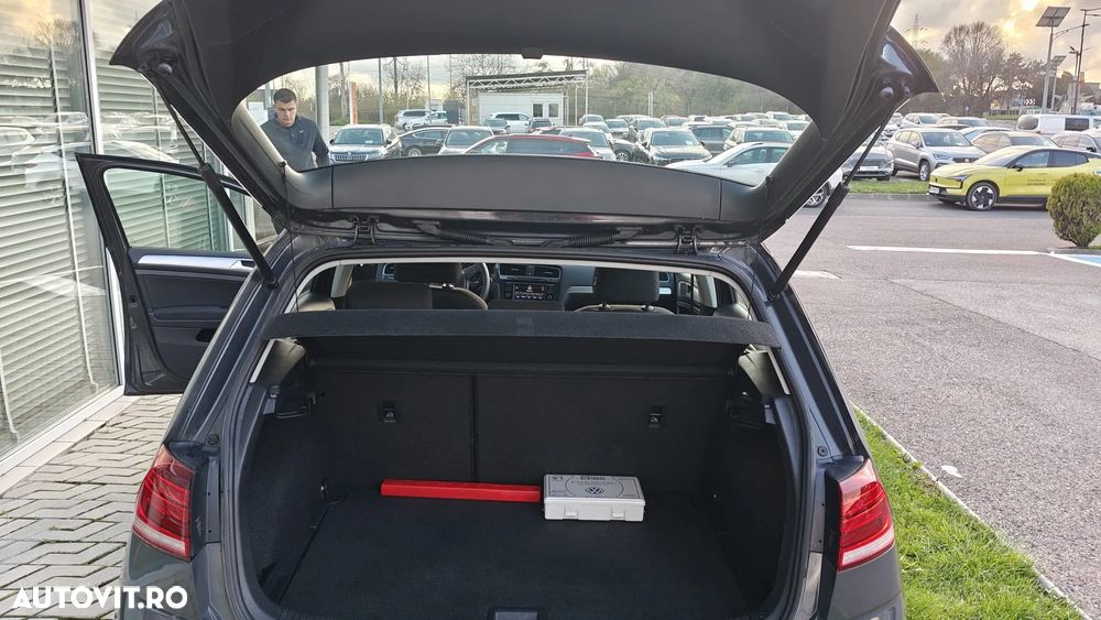 Volkswagen Golf 1.6 TDI Trendline - 11