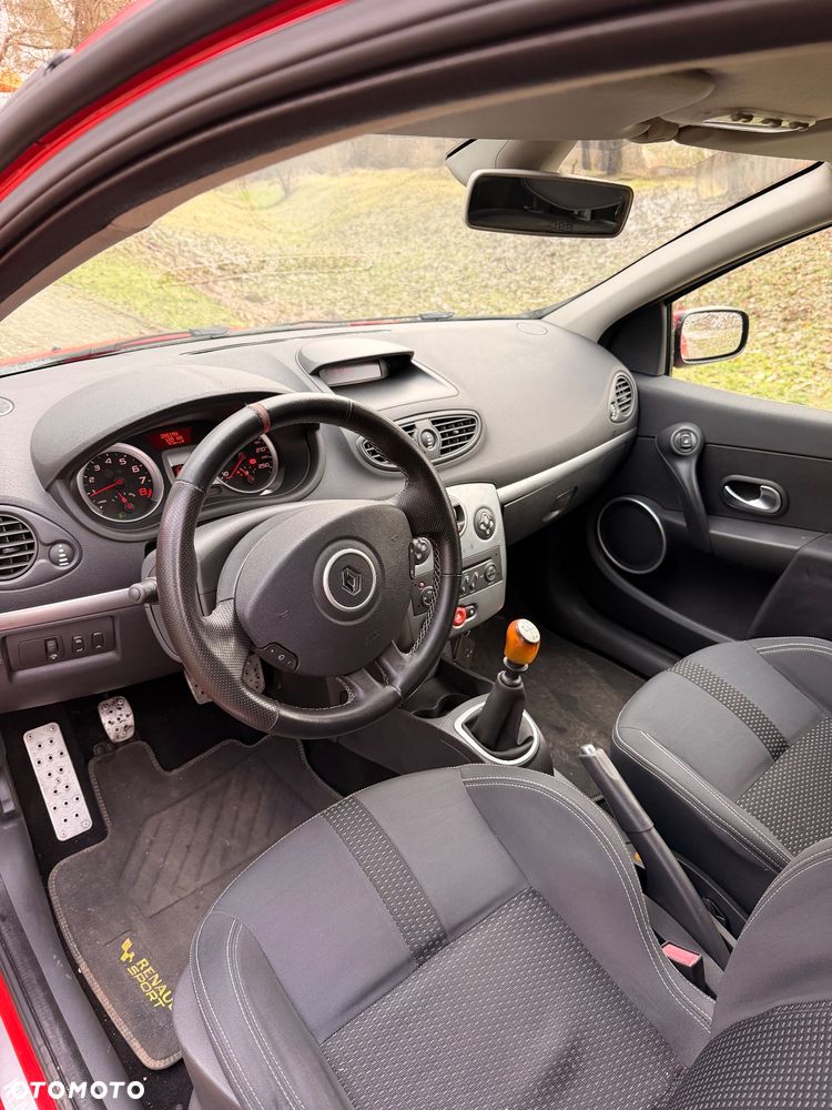 Renault Clio 2.0 16V Sport - 10