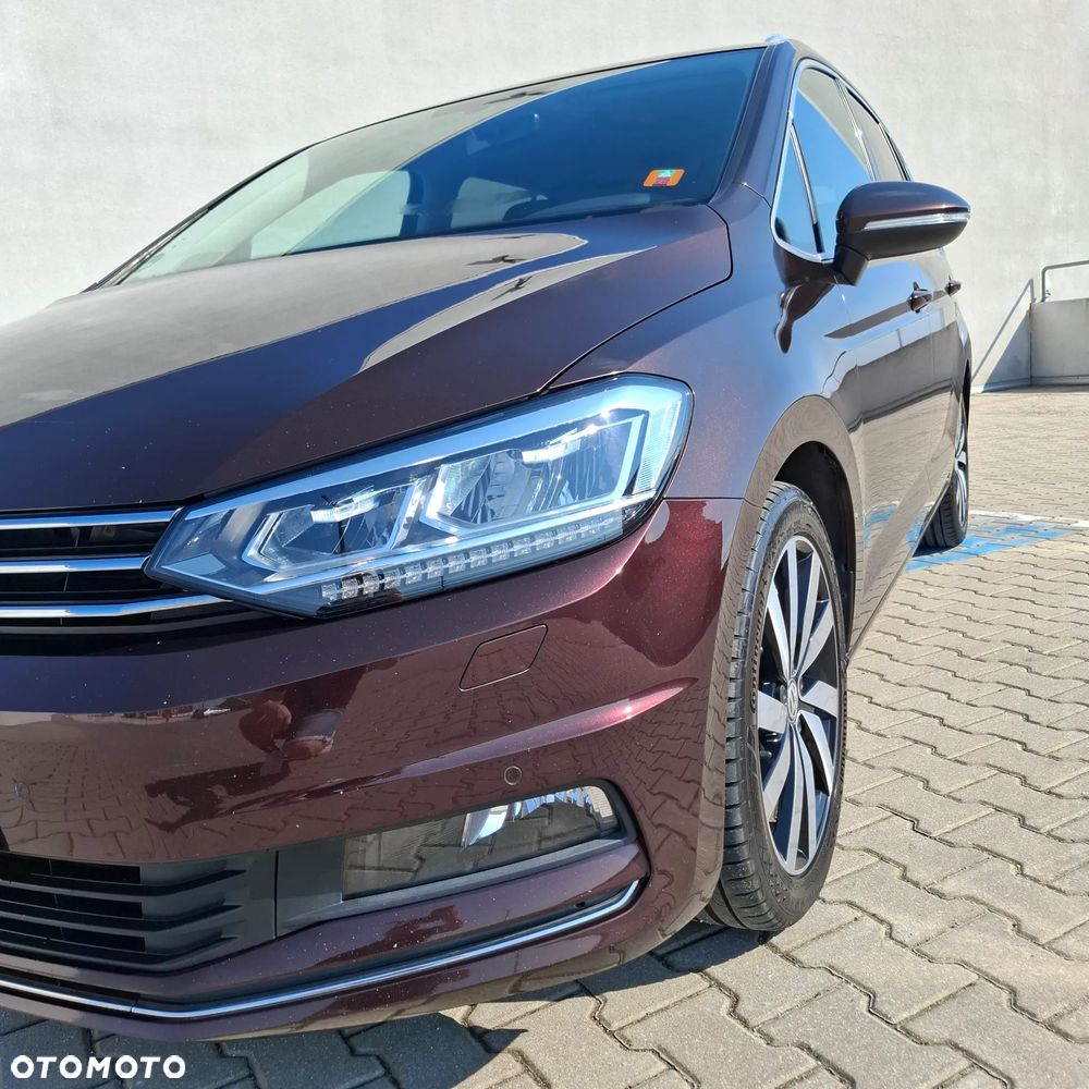 Volkswagen Touran - 12