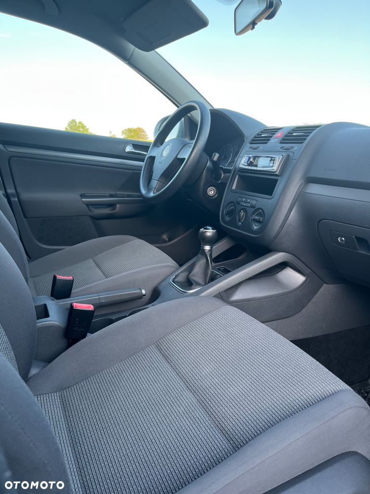 Volkswagen Golf 1.6 Comfortline - 15