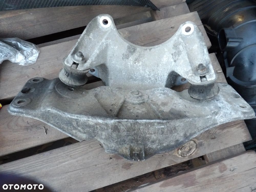 BMW - E65,E66,BMW7 - ŁAPA , PODPORA SKRZYNI BIEGÓW AUTOMAT - 6754619 - 1