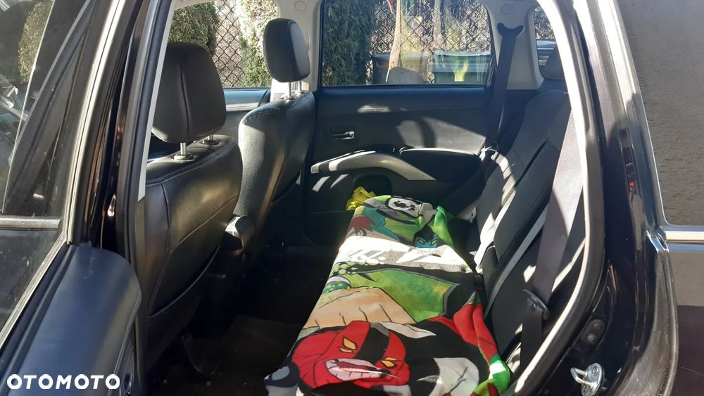 Mitsubishi Outlander 2.0 DID Intense + - 8