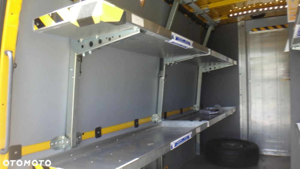 Mercedes-Benz SPRINTER - 11