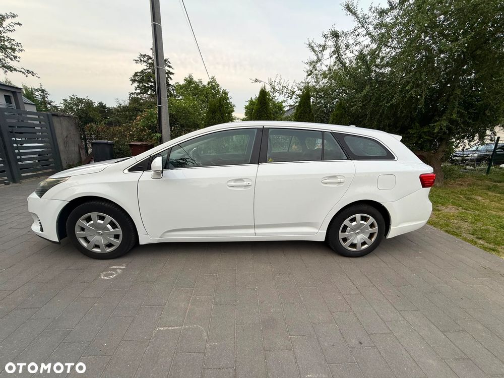Toyota Avensis - 8