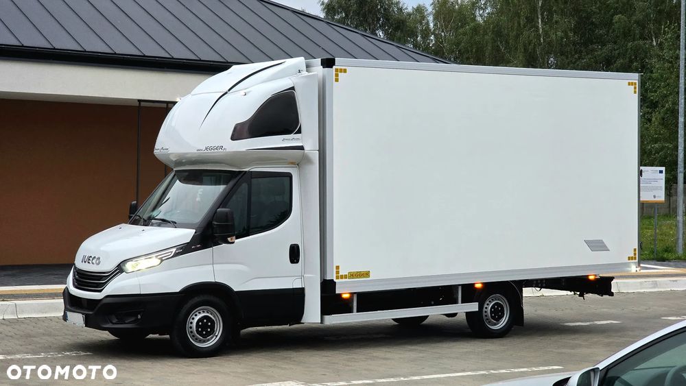 Iveco ❗️❗️DAILY 3.0 180KM 35S18 ❗️❗️ZABUDOWA JEGGER 10 PALET / KONTENER 5M / PODUSZKI PNEUMATYCZNE / SKRZYNIA MANUALNA / NAWIGACJA / TEMPOMAT ADAPTACYJNY / KABINA SYPIALNIANA / LEKKI KONTENER / WERSJA WZMOCNIONA / SALON POLSKA / FULL LED / RAMA / MAKSYMALNA OPCJA WYPOSAŻENIA❗❗ STAN - JAK NOWY ❗️ - 29