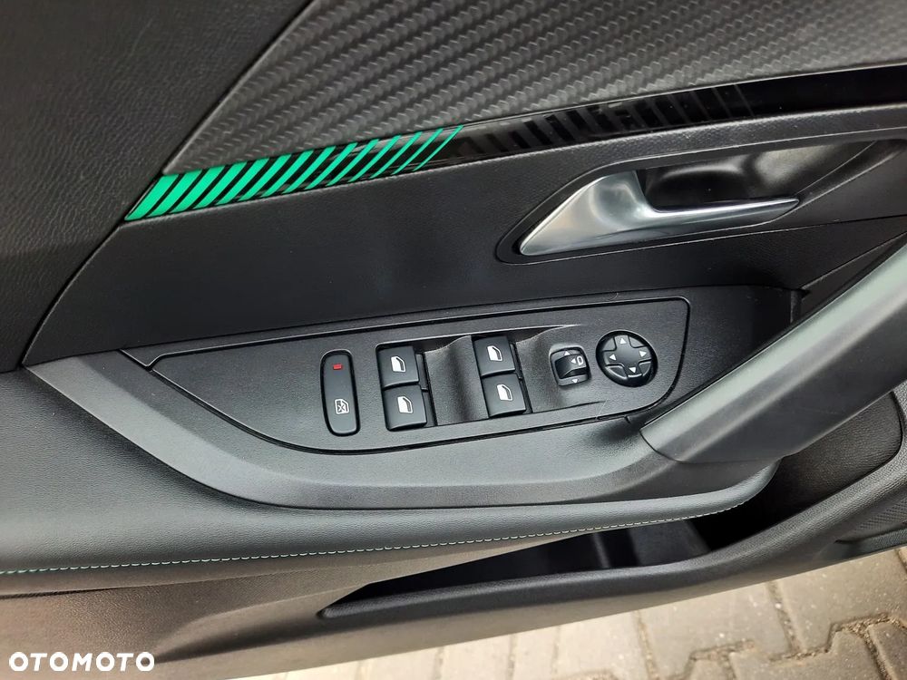 Peugeot 2008 1.2 Pure Tech GPF Allure S&S EAT6 - 14