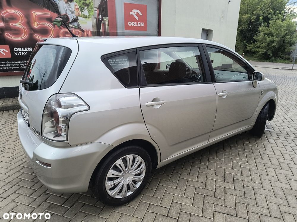 Toyota Corolla Verso - 4