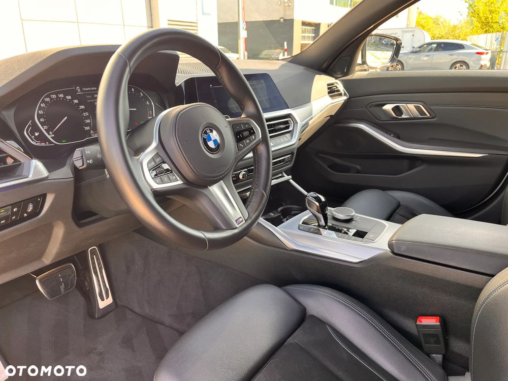 BMW Seria 3 318i M Sport sport - 20