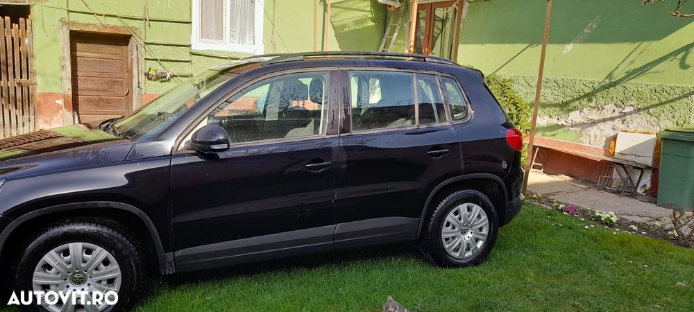 Volkswagen Tiguan - 1