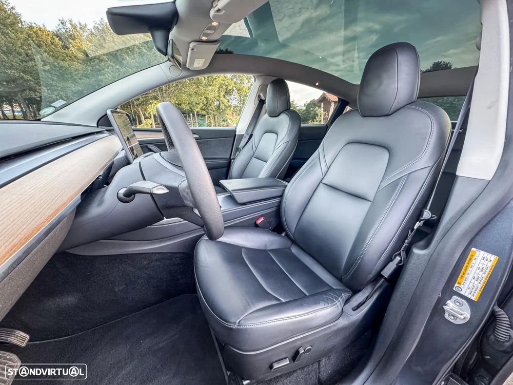 Tesla Model Y Long Range Dual Motor AWD - 13