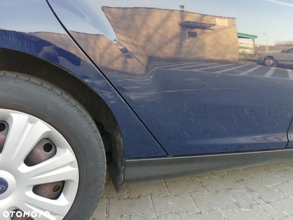 Ford Focus 1.6 TDCi ECOnetic 99g Start-Stopp-System SYNC Edition - 4