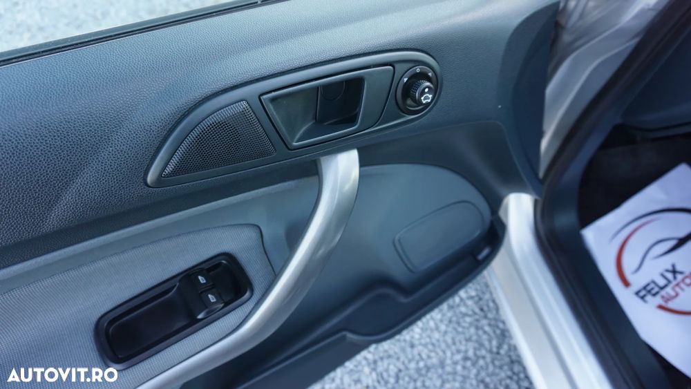 Ford Fiesta 1.25 Ambiente - 17