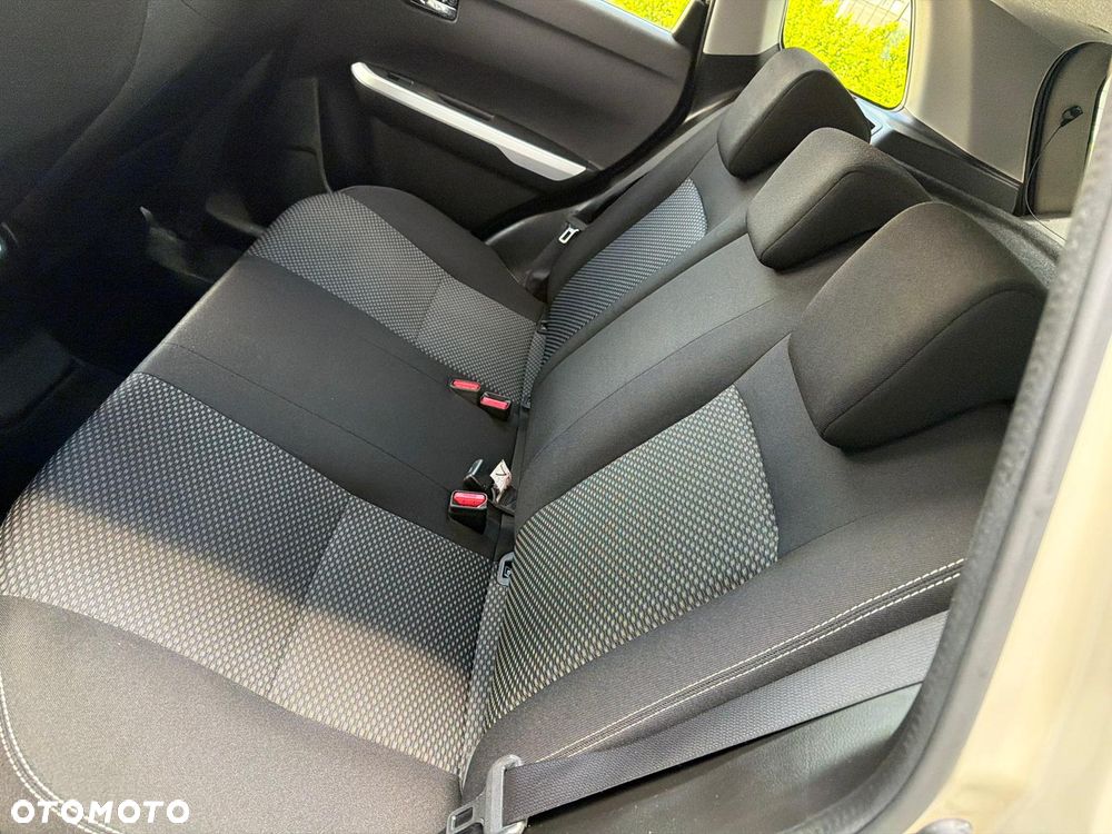 Suzuki Vitara 1.6 Comfort 2WD - 14