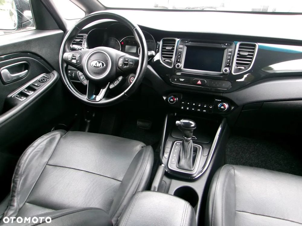 Kia Carens - 7