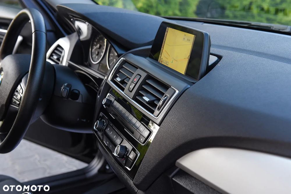 BMW Seria 1 116i - 33