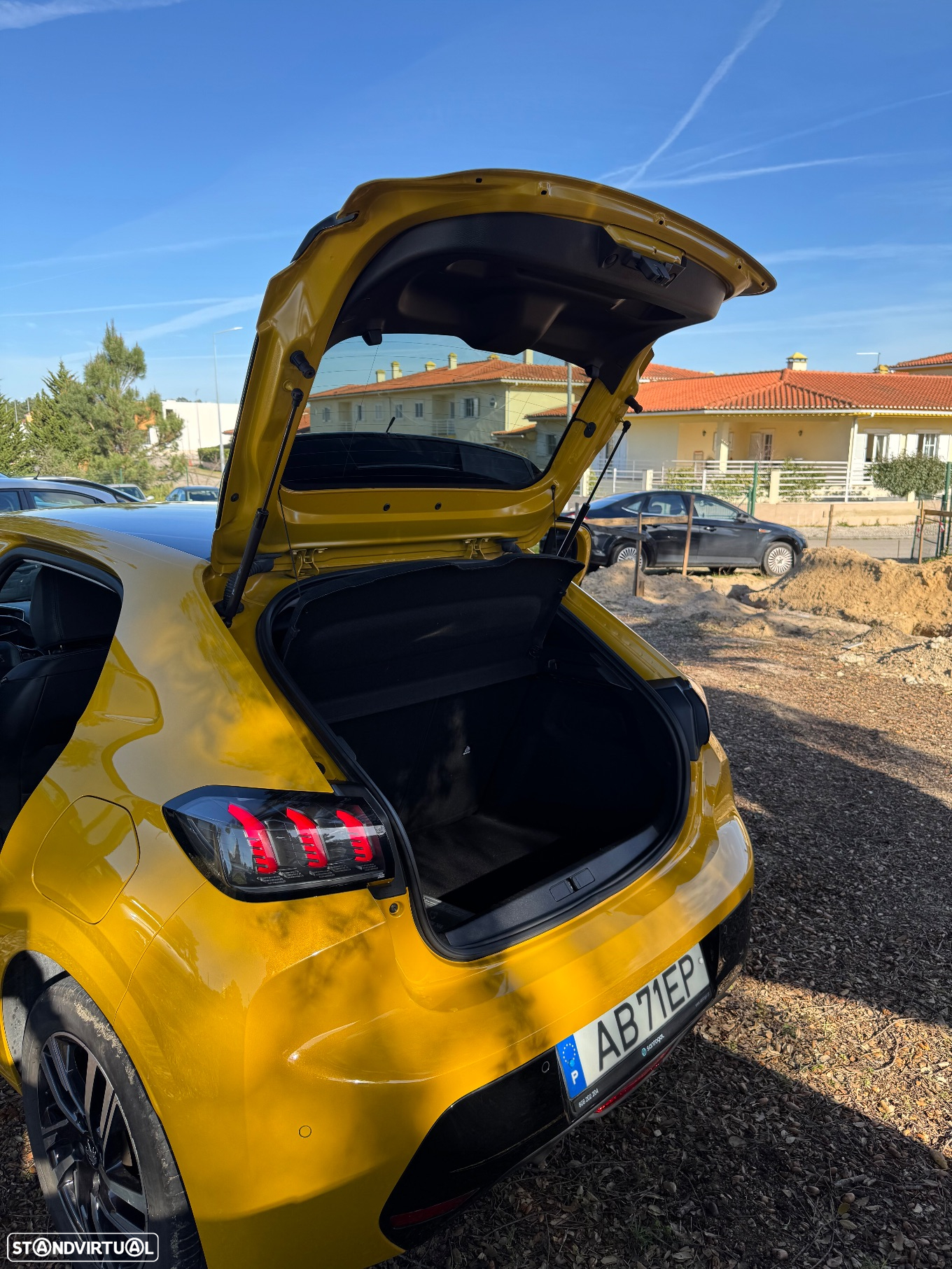 Peugeot 208 1.2 PureTech Allure - 27