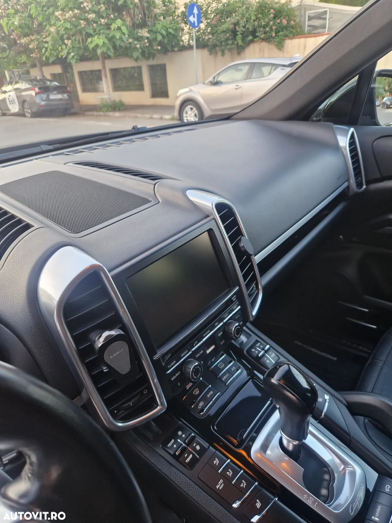 Porsche Cayenne 3.0 L - 8