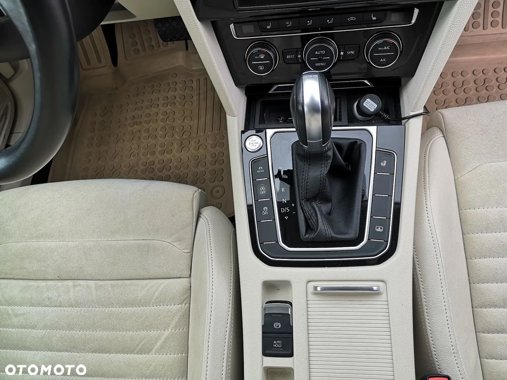 Volkswagen Passat - 21