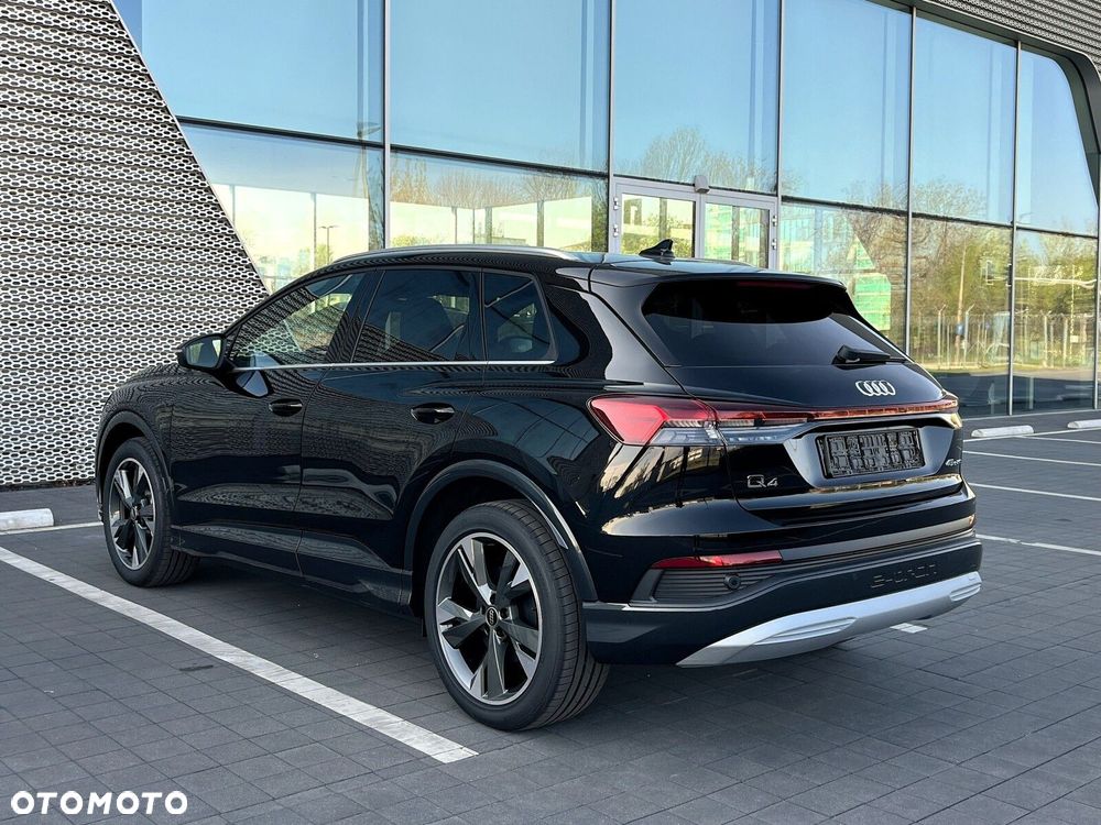 Audi Q4 e-tron - 4