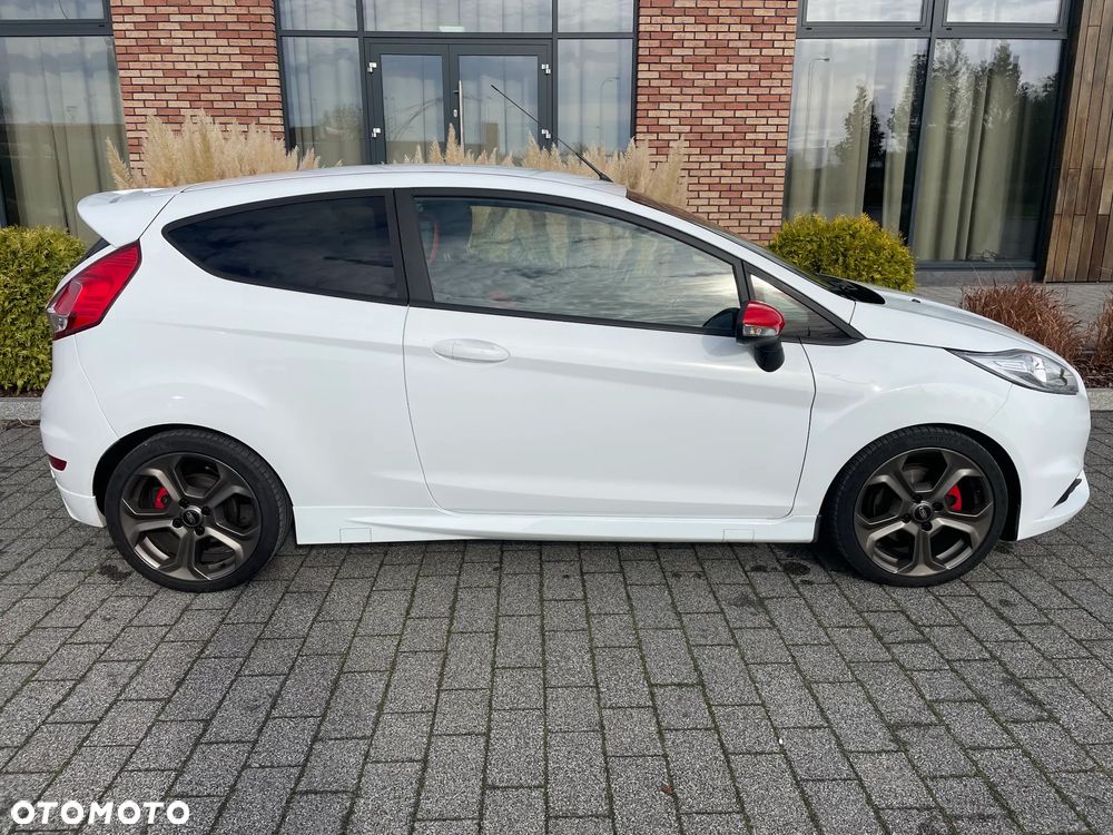 Ford Fiesta 1.6 EcoBoost ST - 8