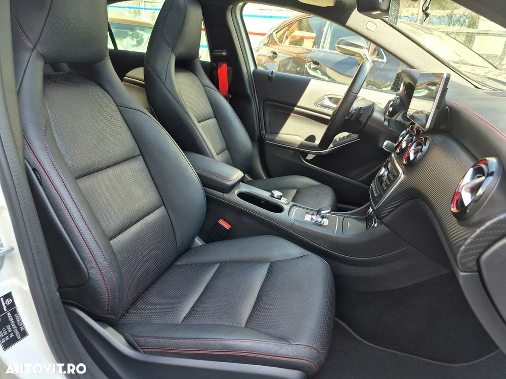 Mercedes-Benz A 45 AMG 4Matic AMG Speedshift 7G-DCT - 35