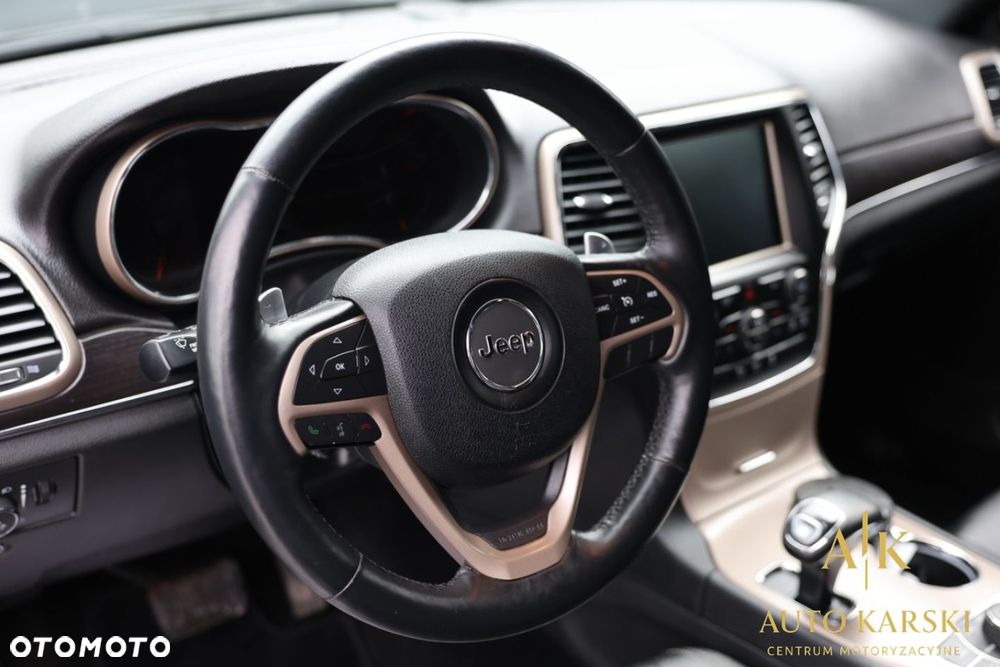 Jeep Grand Cherokee - 24