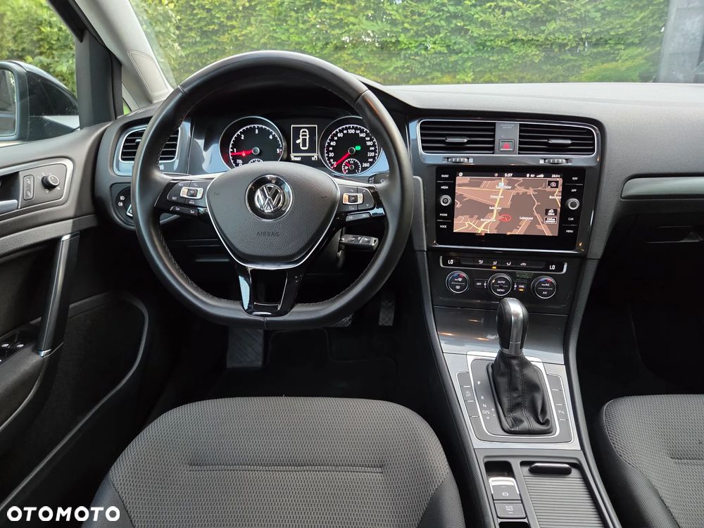 Volkswagen Golf Variant - 22