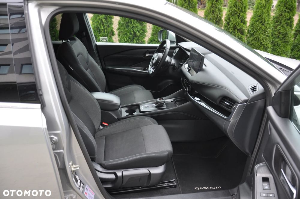 Nissan Qashqai 1.3 DIG-T mHEV N-Connecta Xtronic - 10