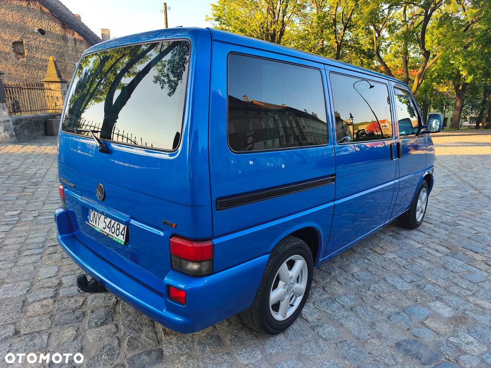 Volkswagen Multivan - 5