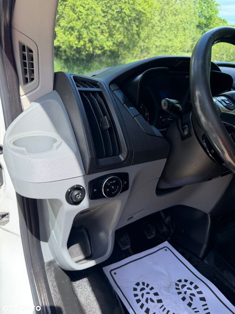 Ford TRANSIT 7os. - 28