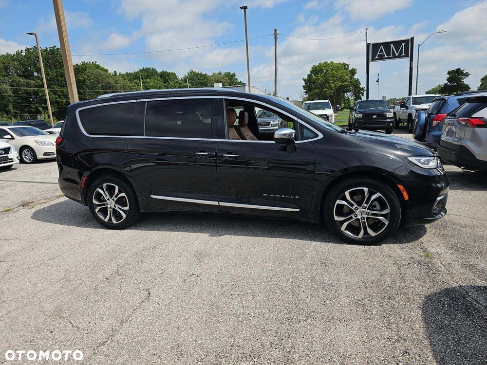 Chrysler Pacifica - 4