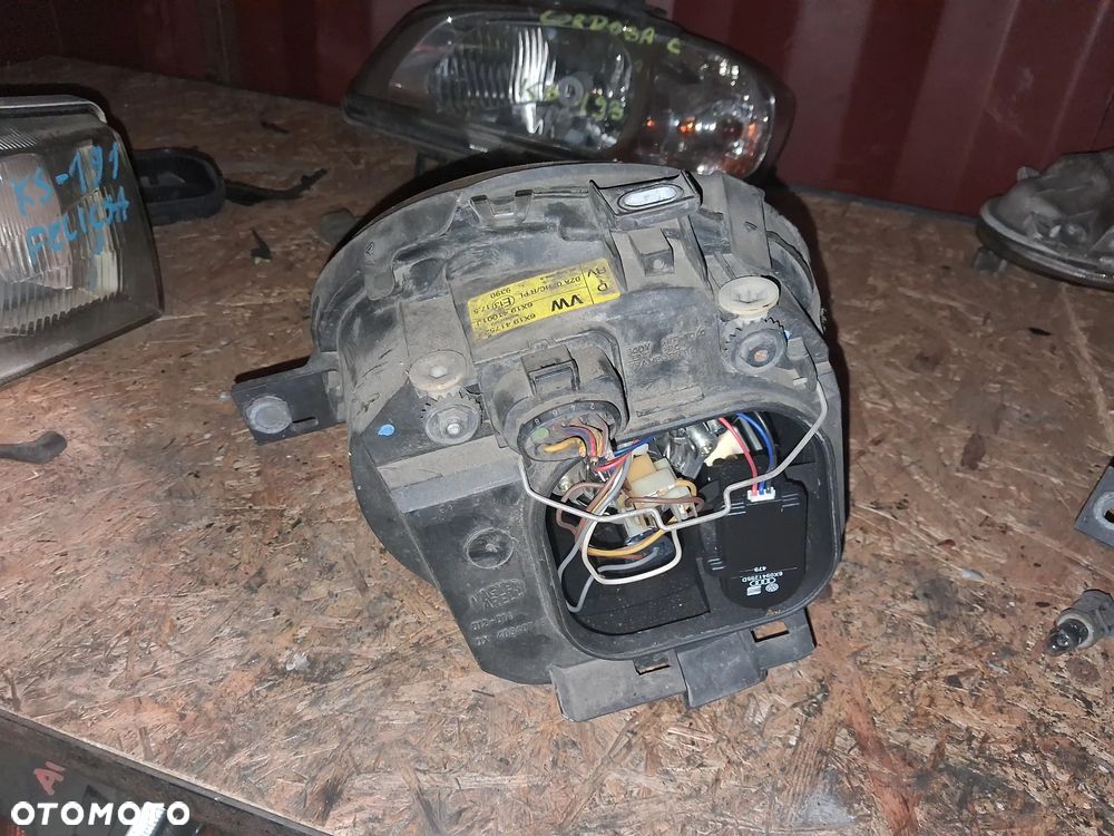 Reflektor LAMPA PRZÓD PRAWY PRAWA VOLKSWAGEN LUPO - 2