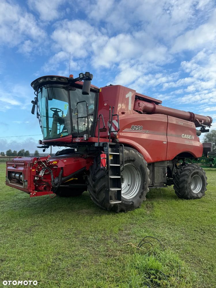 Case IH Axial-Flow 8250 - 5