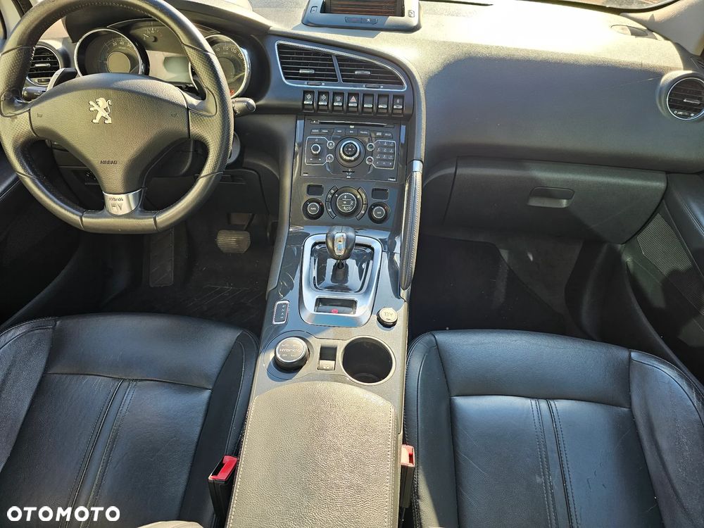 Peugeot 3008 2.0 HDi HYbrid4 - 11