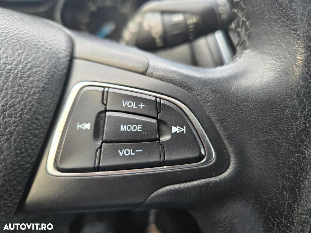Ford Focus 1.0 EcoBoost Trend - 8