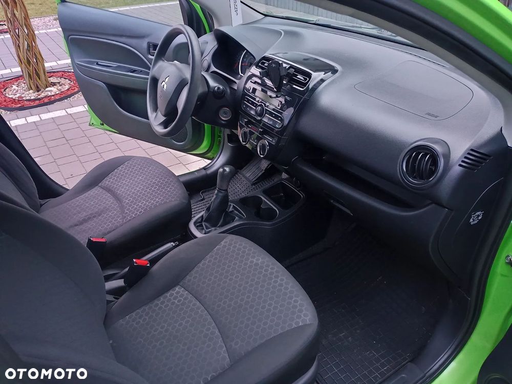 Mitsubishi Space Star - 10