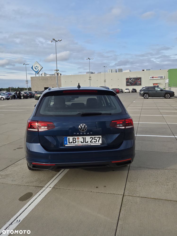 Volkswagen Passat - 16